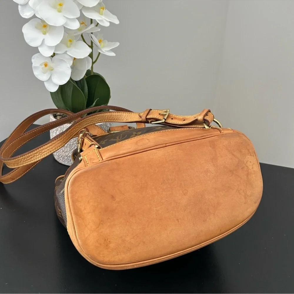 Louis Vuitton elegant louis